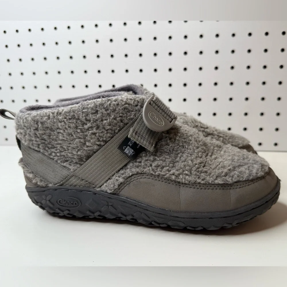 Chaco Kids Ramble Fluff Slippers Gray Size 5.5 Casual Loungewear Cozy Cabincore